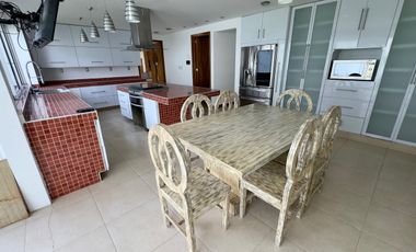 CASA EN RENTA EN FRACCIONAMIENTO A UN COSTADO DE LA CASETA DE LA ATLIXCAYOTL SEMI AMUEBLADA Y SIN MUEBLES