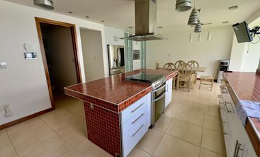 CASA EN RENTA EN FRACCIONAMIENTO A UN COSTADO DE LA CASETA DE LA ATLIXCAYOTL SEMI AMUEBLADA Y SIN MUEBLES