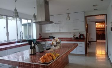 CASA EN RENTA EN FRACCIONAMIENTO A UN COSTADO DE LA CASETA DE LA ATLIXCAYOTL SEMI AMUEBLADA Y SIN MUEBLES