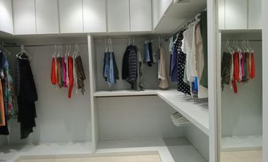 CASA EN RENTA EN FRACCIONAMIENTO A UN COSTADO DE LA CASETA DE LA ATLIXCAYOTL SEMI AMUEBLADA Y SIN MUEBLES