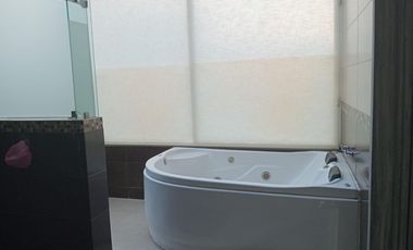 CASA EN RENTA EN FRACCIONAMIENTO A UN COSTADO DE LA CASETA DE LA ATLIXCAYOTL SEMI AMUEBLADA Y SIN MUEBLES