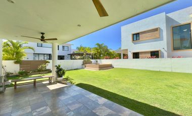 Casa Moderna con 4 Recámaras y Jacuzzi Privado en Exclusivo Desarrollo en Riviera Nayarit