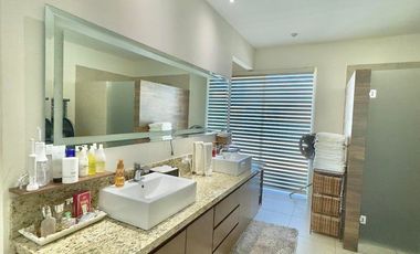 Casa Moderna con 4 Recámaras y Jacuzzi Privado en Exclusivo Desarrollo en Riviera Nayarit