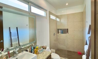 Casa Moderna con 4 Recámaras y Jacuzzi Privado en Exclusivo Desarrollo en Riviera Nayarit