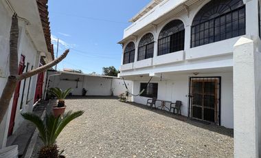 VILLAMIL PLAYAS VENDO CASA RENTERA DE TRES PISOS A UNA CUADRA DEL MAR