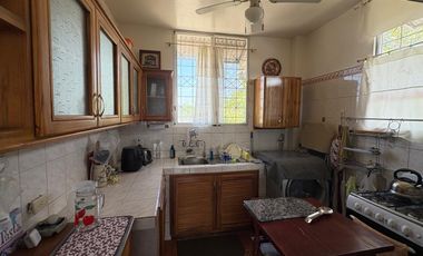 VILLAMIL PLAYAS VENDO CASA RENTERA DE TRES PISOS A UNA CUADRA DEL MAR