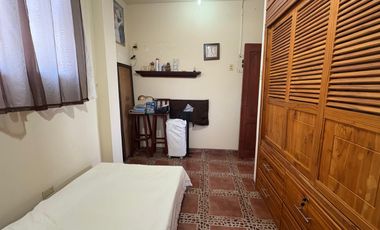 VILLAMIL PLAYAS VENDO CASA RENTERA DE TRES PISOS A UNA CUADRA DEL MAR