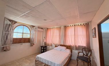 VILLAMIL PLAYAS VENDO CASA RENTERA DE TRES PISOS A UNA CUADRA DEL MAR