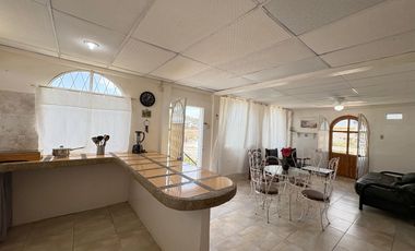 VILLAMIL PLAYAS VENDO CASA RENTERA DE TRES PISOS A UNA CUADRA DEL MAR