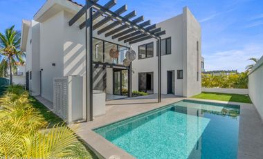 Residencia de Lujo con Alberca y Jardín Privado en Los Tigres, Nuevo Vallarta