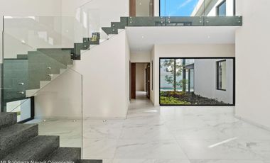 Residencia de Lujo con Alberca y Jardín Privado en Los Tigres, Nuevo Vallarta