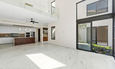 Residencia de Lujo con Alberca y Jardín Privado en Los Tigres, Nuevo Vallarta