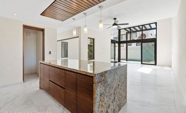 Residencia de Lujo con Alberca y Jardín Privado en Los Tigres, Nuevo Vallarta