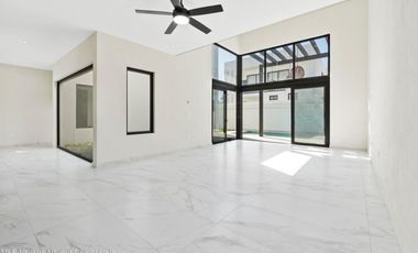 Residencia de Lujo con Alberca y Jardín Privado en Los Tigres, Nuevo Vallarta