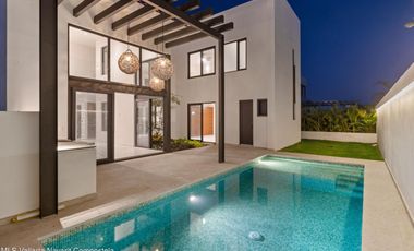 Residencia de Lujo con Alberca y Jardín Privado en Los Tigres, Nuevo Vallarta