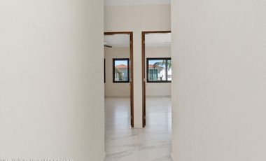 Residencia de Lujo con Alberca y Jardín Privado en Los Tigres, Nuevo Vallarta