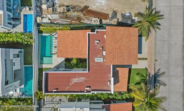 Residencia de Lujo con Alberca y Jardín Privado en Los Tigres, Nuevo Vallarta