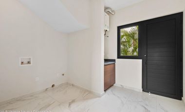 Residencia de Lujo con Alberca y Jardín Privado en Los Tigres, Nuevo Vallarta