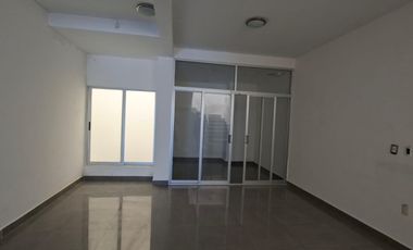 CASA EN RENTA, 5 RECS, PARA OFICINA O CASA HABITACION, TERAN, TUXTLA GTZ, CHIAPAS