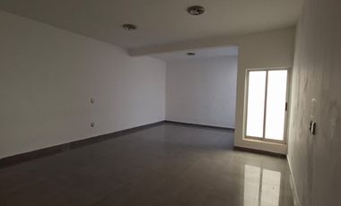 CASA EN RENTA, 5 RECS, PARA OFICINA O CASA HABITACION, TERAN, TUXTLA GTZ, CHIAPAS