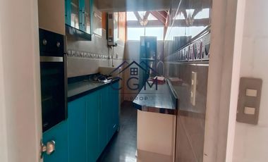 Casa De 2 Pisos Barrio Tranquilo Frente A Plaza con Juego