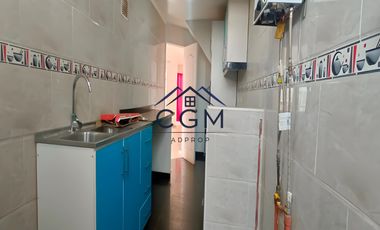 Casa De 2 Pisos Barrio Tranquilo Frente A Plaza con Juego