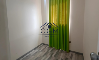 Casa De 2 Pisos Barrio Tranquilo Frente A Plaza con Juego