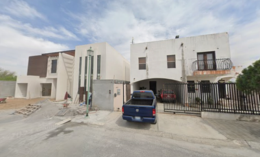 Hermosa casa ubicada en C. De Los Ceresos, Residencial Longoria, 88277 Nuevo Laredo, Tamps.