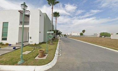 Hermosa casa ubicada en C. De Los Ceresos, Residencial Longoria, 88277 Nuevo Laredo, Tamps.