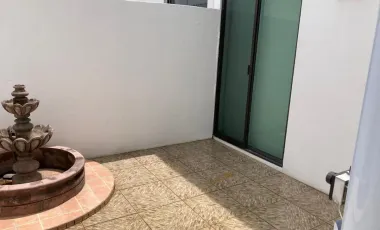 CASA AMUEBLASA EN OASIS RESIDENCIAL