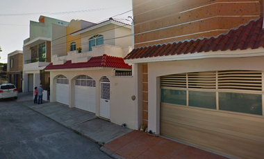 SE VENDE CASA UBICADA EN BOCA DEL RIO