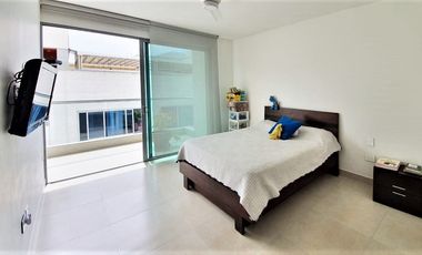 Apartamento de 4 habitaciones 5 baños en Pozos Colorados Frente al Mar.