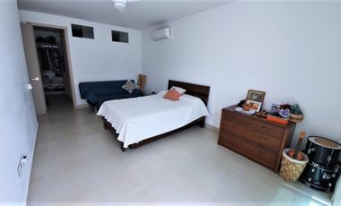 Apartamento de 4 habitaciones 5 baños en Pozos Colorados Frente al Mar.