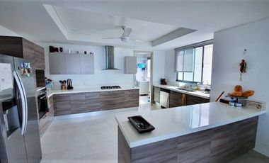 Apartamento de 4 habitaciones 5 baños en Pozos Colorados Frente al Mar.