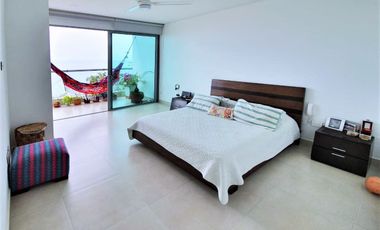 Apartamento de 4 habitaciones 5 baños en Pozos Colorados Frente al Mar.