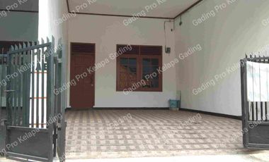 disewakan rumah bagus area pulomas 2lt tenang dlm kompleks row 2 mobil