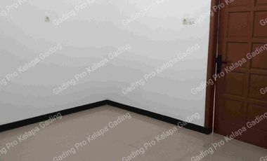 disewakan rumah bagus area pulomas 2lt tenang dlm kompleks row 2 mobil