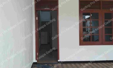 disewakan rumah bagus area pulomas 2lt tenang dlm kompleks row 2 mobil