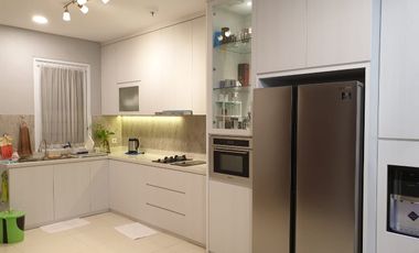 Disewakan Town House di Apartemen Puri Mansion Luas 142 m2 Full Furnish Mewah Cakep Bagus dan Murah