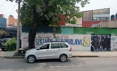 CASA VENTA EN ESQUINA RIO CHURUBUSCO COMO TERRENO , SECTOR POPULAR, IZTAPALAPA.