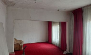 CASA VENTA EN ESQUINA RIO CHURUBUSCO COMO TERRENO , SECTOR POPULAR, IZTAPALAPA.