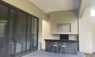 Hermosa Residencia a estrenar en Col Del Valle Diseñada por el Arq. Rafael Adame. Proyecto del Arq.