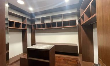 Hermosa Residencia a estrenar en Col Del Valle Diseñada por el Arq. Rafael Adame. Proyecto del Arq.