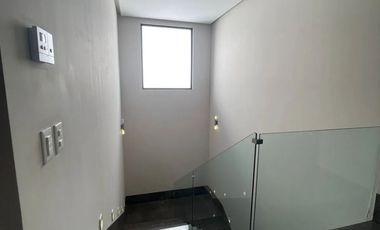 Hermosa Residencia a estrenar en Col Del Valle Diseñada por el Arq. Rafael Adame. Proyecto del Arq.