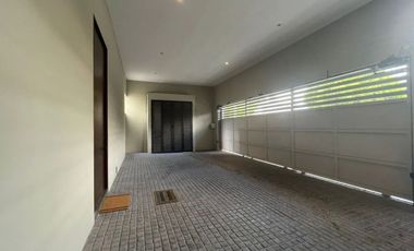 Hermosa Residencia a estrenar en Col Del Valle Diseñada por el Arq. Rafael Adame. Proyecto del Arq.