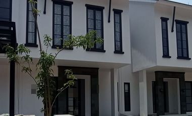 House For Rent Dian Istana near Citraland Graha Natura Royal Residence