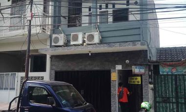 Dijual rumah dengan kios di cipondoh makmur lokasi bagus dekat sekolah 2 lt full SHM