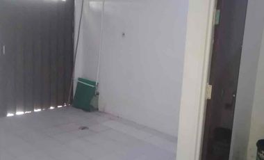 Dijual rumah dengan kios di cipondoh makmur lokasi bagus dekat sekolah 2 lt full SHM