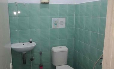 Dijual rumah dengan kios di cipondoh makmur lokasi bagus dekat sekolah 2 lt full SHM
