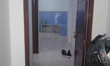 Dijual rumah dengan kios di cipondoh makmur lokasi bagus dekat sekolah 2 lt full SHM